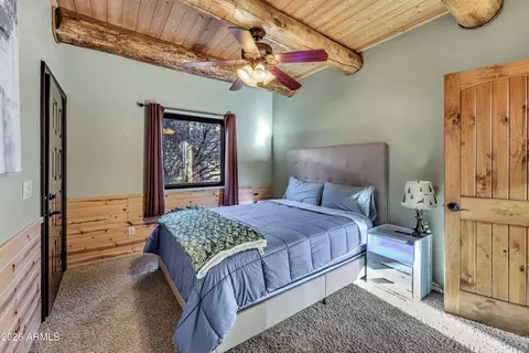 Bedroom - 3028 Mearns Ln, Overgaard, AZ 85933 photo 4 of 5