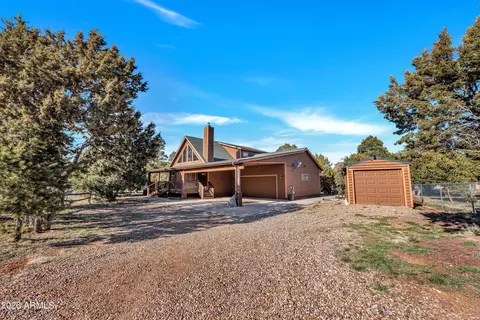 3028 Mearns Ln, Overgaard, AZ 85933