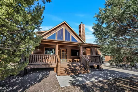 Exterior - 3028 Mearns Ln, Overgaard, AZ 85933 photo 2 of 8