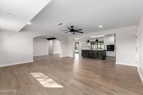 Living - 3318 E Montecito Ave, Phoenix, AZ 85018 photo 2 of 3
