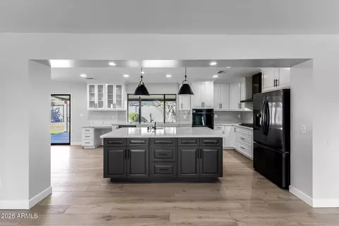 Kitchen - 3318 E Montecito Ave, Phoenix, AZ 85018 photo 1 of 3