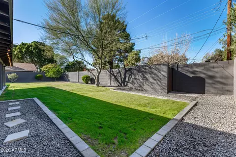 Exterior - 3318 E Montecito Ave, Phoenix, AZ 85018 photo 4 of 5