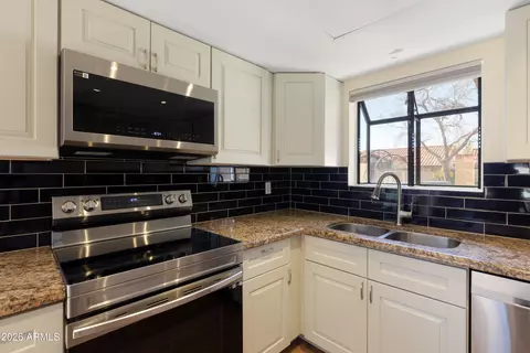 5210 E Coronado Cir, Phoenix, AZ 85044 photo 7