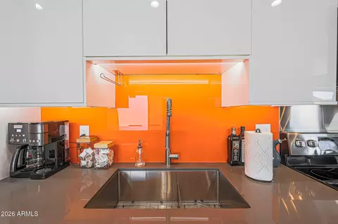 Kitchen - 2201 E Marilyn Rd, Phoenix, AZ 85022 photo 7 of 8