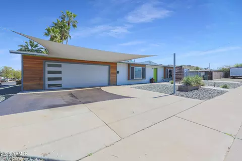 Exterior - 2201 E Marilyn Rd, Phoenix, AZ 85022 photo 1 of 11