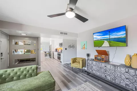 Living - 2201 E Marilyn Rd, Phoenix, AZ 85022 photo 3 of 5