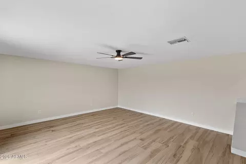 Living - 4331 N 70th Ave, Phoenix, AZ 85033 photo 5 of 9