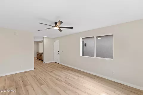 Living - 4331 N 70th Ave, Phoenix, AZ 85033 photo 3 of 9