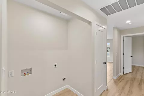 Entry Way - 4331 N 70th Ave, Phoenix, AZ 85033 photo 7 of 7