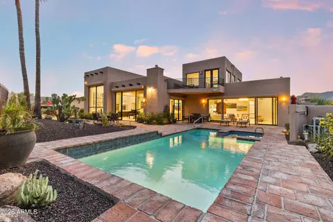 5984 N Echo Canyon Dr, Phoenix, AZ 85018