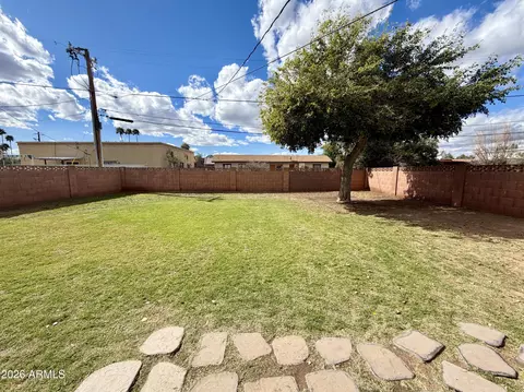 Exterior - 430 S Robert Rd, Tempe, AZ 85281 photo 2 of 3