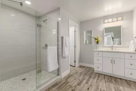 Bath - 6945 W Merrell St, Phoenix, AZ 85033 photo 1 of 2