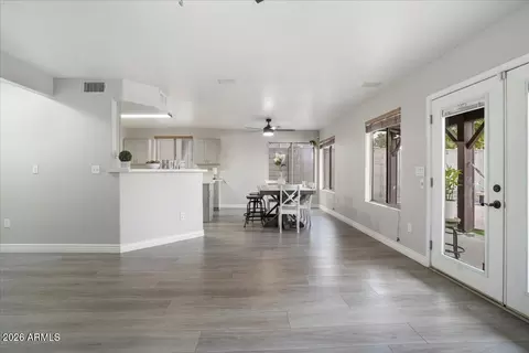 2018 E Wahalla Ln, Phoenix, AZ 85024 photo 8