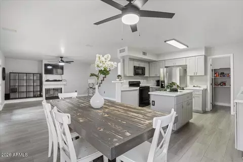 2018 E Wahalla Ln, Phoenix, AZ 85024 photo 5