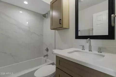 Bath - 4109 E Altadena Ave, Phoenix, AZ 85028 photo 2 of 2