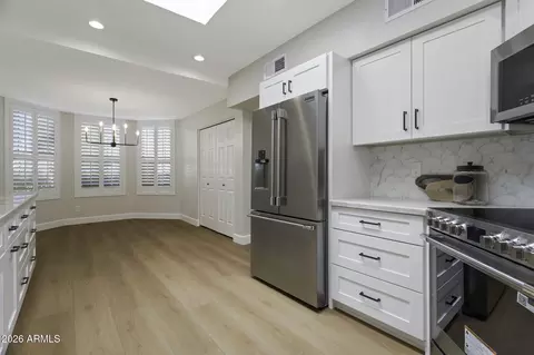Kitchen - 4109 E Altadena Ave, Phoenix, AZ 85028 photo 1 of 3