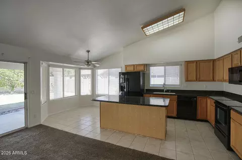 Kitchen - 4302 E Rock Wren Rd, Phoenix, AZ 85044 photo 2 of 3