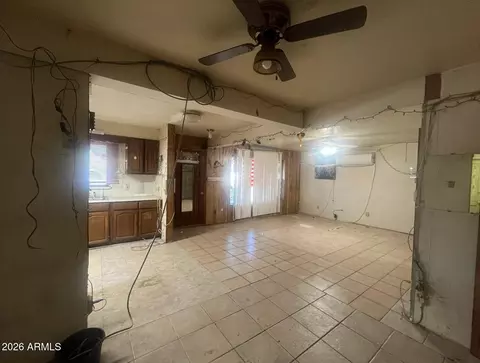 Entry Way - 4644 N 30th Ave, Phoenix, AZ 85017 photo 1 of 3