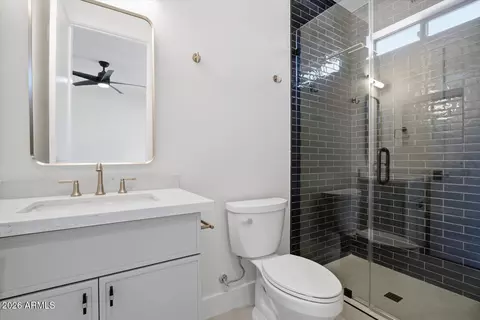 Bath - 4348 E Mitchell Dr, Phoenix, AZ 85018 photo 1 of 4
