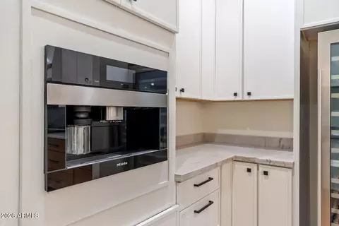 Kitchen - 4348 E Mitchell Dr, Phoenix, AZ 85018 photo 2 of 2