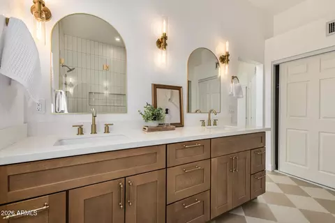 Bath - 12617 S 39th Pl, Phoenix, AZ 85044 photo 2 of 3