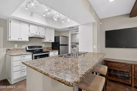 Kitchen - 5019 E Siesta Dr #1, Phoenix, AZ 85044 photo 1 of 6