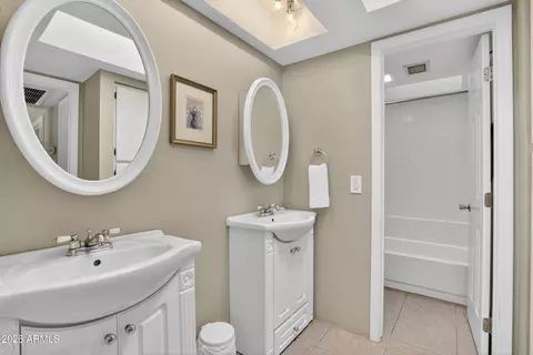 Bath - 5019 E Siesta Dr #1, Phoenix, AZ 85044 photo 1 of 3