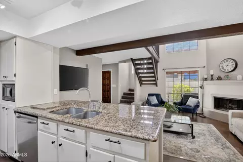 Kitchen - 5019 E Siesta Dr #1, Phoenix, AZ 85044 photo 4 of 6