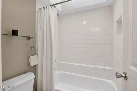 Bath - 5019 E Siesta Dr #1, Phoenix, AZ 85044 photo 2 of 3