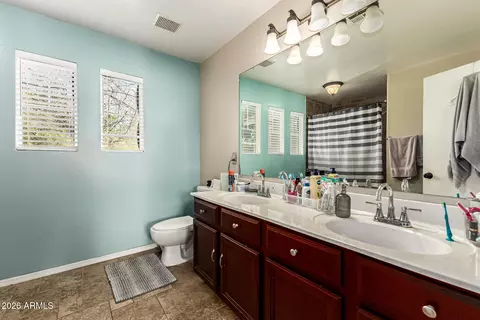 Bath - 4237 E Orchid Ln, Gilbert, AZ 85296 photo 1 of 4