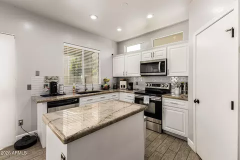Kitchen - 4237 E Orchid Ln, Gilbert, AZ 85296 photo 3 of 3