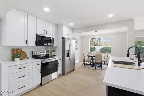 527 E Tam Oshanter Dr, Phoenix, AZ 85022