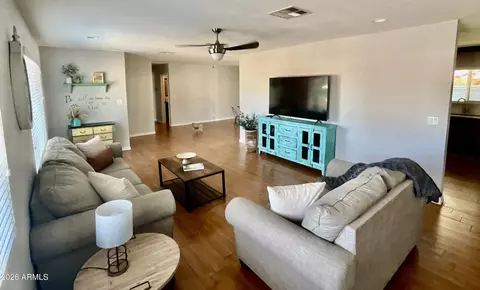 Living - 1601 W Lamar Rd, Phoenix, AZ 85015 photo 2 of 2