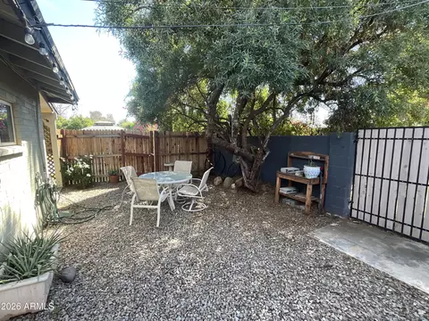 Exterior - 1601 W Lamar Rd, Phoenix, AZ 85015 photo 4 of 9