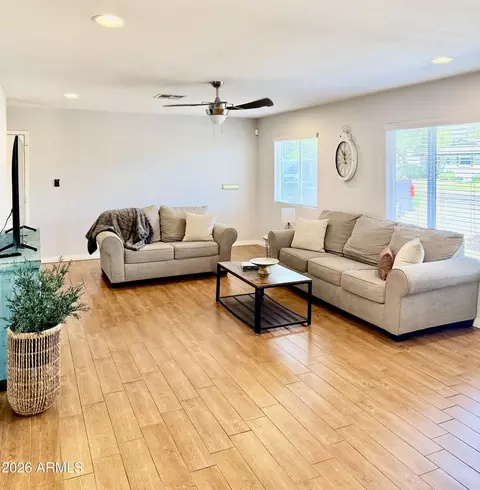 Living - 1601 W Lamar Rd, Phoenix, AZ 85015 photo 1 of 2