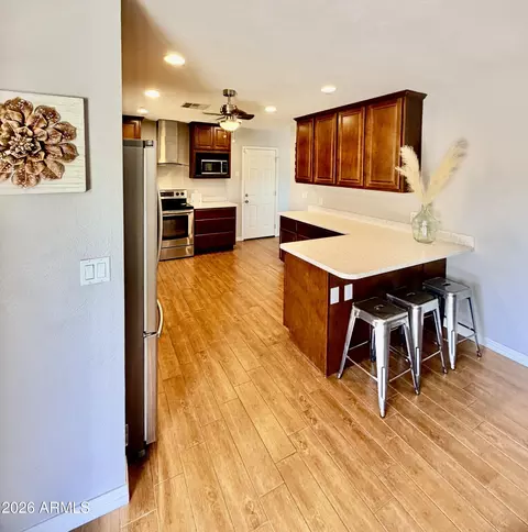 Kitchen - 1601 W Lamar Rd, Phoenix, AZ 85015 photo 2 of 3