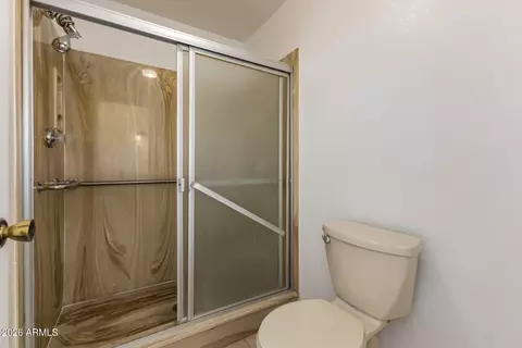 Bath - 4901 E Magic Stone Dr, Phoenix, AZ 85044 photo 2 of 3