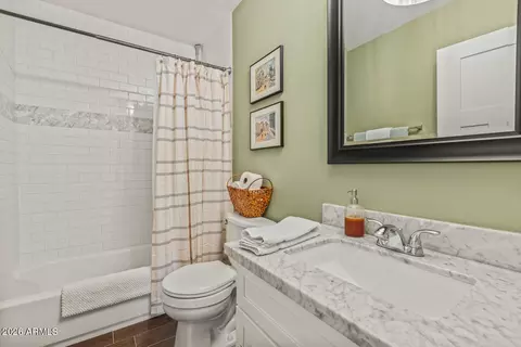 Bath - 4414 E Montecito Ave, Phoenix, AZ 85018 photo 3 of 3