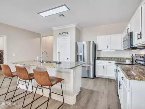 Kitchen - 3700 E Vallejo Dr, Gilbert, AZ 85298 photo 2 of 7