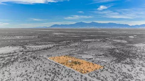 1438 N Gunsmoke Ave, Sierra Vista, AZ 85635