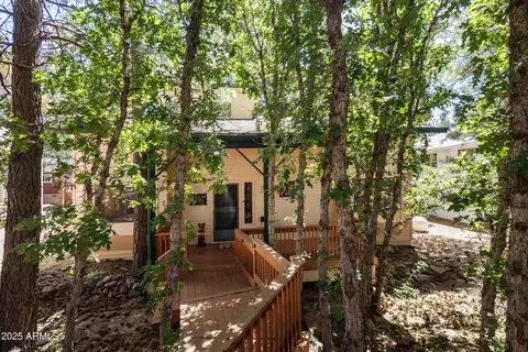 335 Sandia Cir, Munds Park, AZ 86017