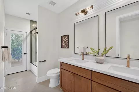 Bath - 1635 E Silverwood Dr, Phoenix, AZ 85048 photo 5 of 6
