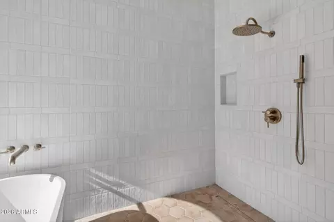 Bath - 1635 E Silverwood Dr, Phoenix, AZ 85048 photo 4 of 6