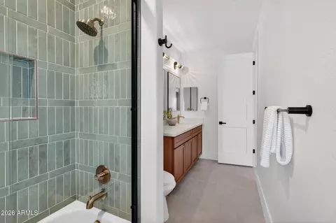 Bath - 1635 E Silverwood Dr, Phoenix, AZ 85048 photo 6 of 6