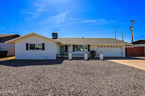 1051 W Dixon St, Mesa, AZ 85201