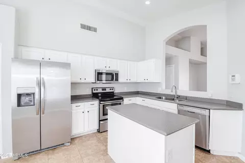 Kitchen - 3126 E Desert Ln, Gilbert, AZ 85234 photo 3 of 6