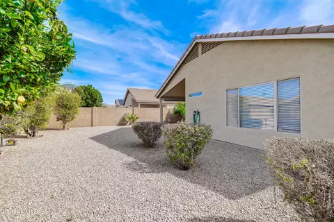 Exterior - 3126 E Desert Ln, Gilbert, AZ 85234 photo 6 of 8