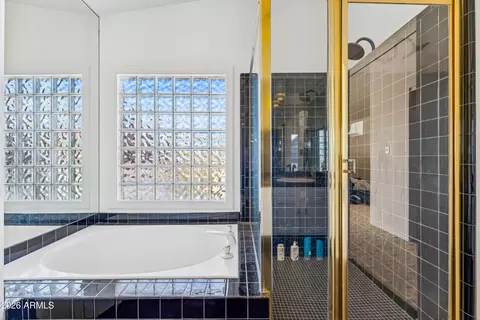 Bath - 1002 E Coral Gables Dr, Phoenix, AZ 85022 photo 2 of 2