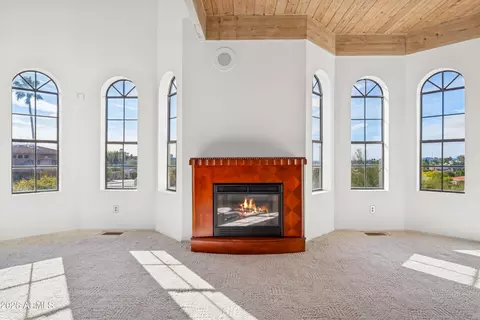 Living - 1002 E Coral Gables Dr, Phoenix, AZ 85022 photo 3 of 5
