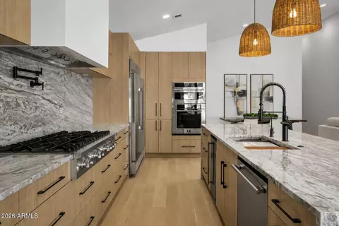 Kitchen - 4224 N 35th Pl, Phoenix, AZ 85018 photo 3 of 3